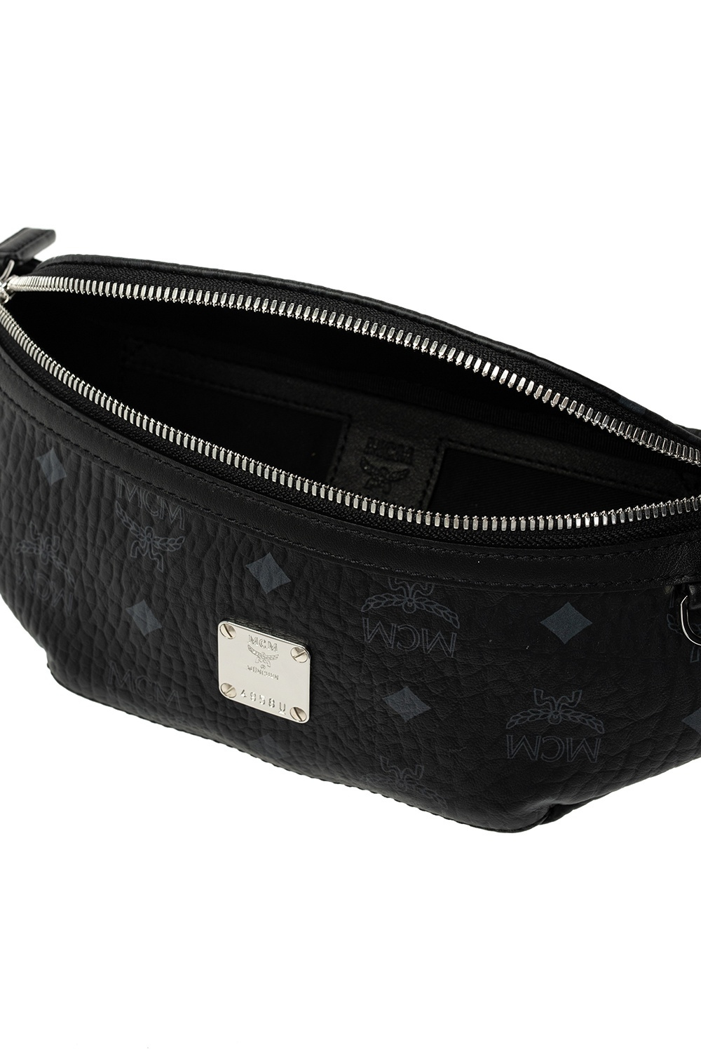 Black mcm 2025 fanny pack